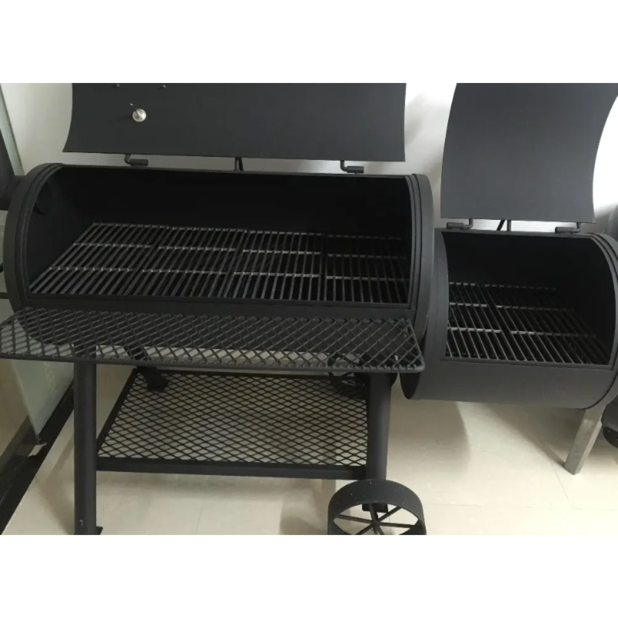 Traditional Barrel-Smoker Grill